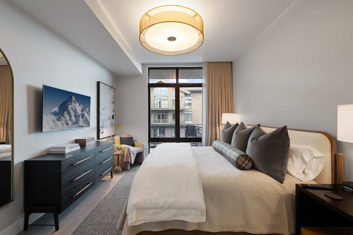 Primary Bedroom | McHenry Canyon Haven in Deer Valley, Utah by Luxus Vacation Properties