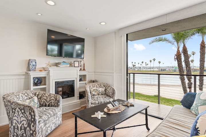 New! Bayfront 3 BD/3BA Retreat with Private Patio!