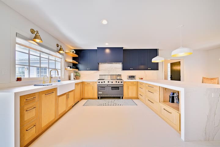 La Jolla Shores Perfection | Hot Tub, Yard, AC