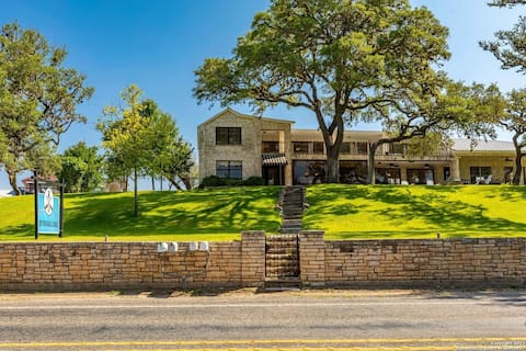 The River Oaks Lodge Main House, 7 BR, 7.5 BA