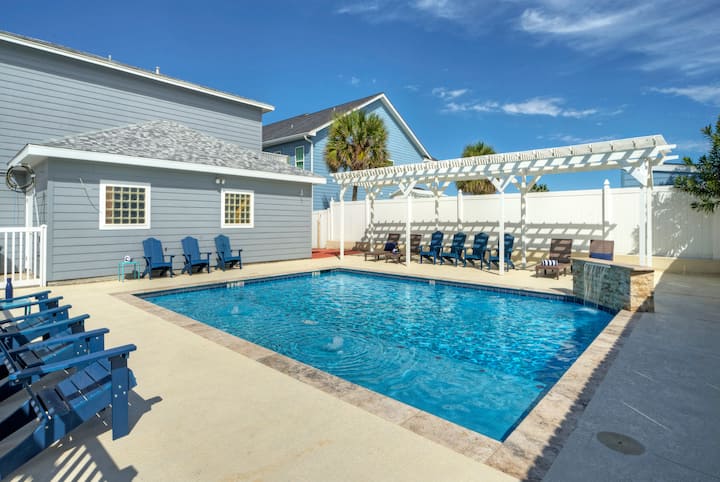 Coastal Condo + Boat Parking | Shared Pool & Bbq - Port Aransas, TX