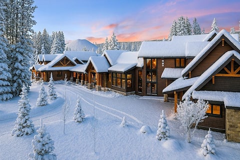 Suncadia’s #1 Home - 10Bdrm Estate +Pool/Speakeasy