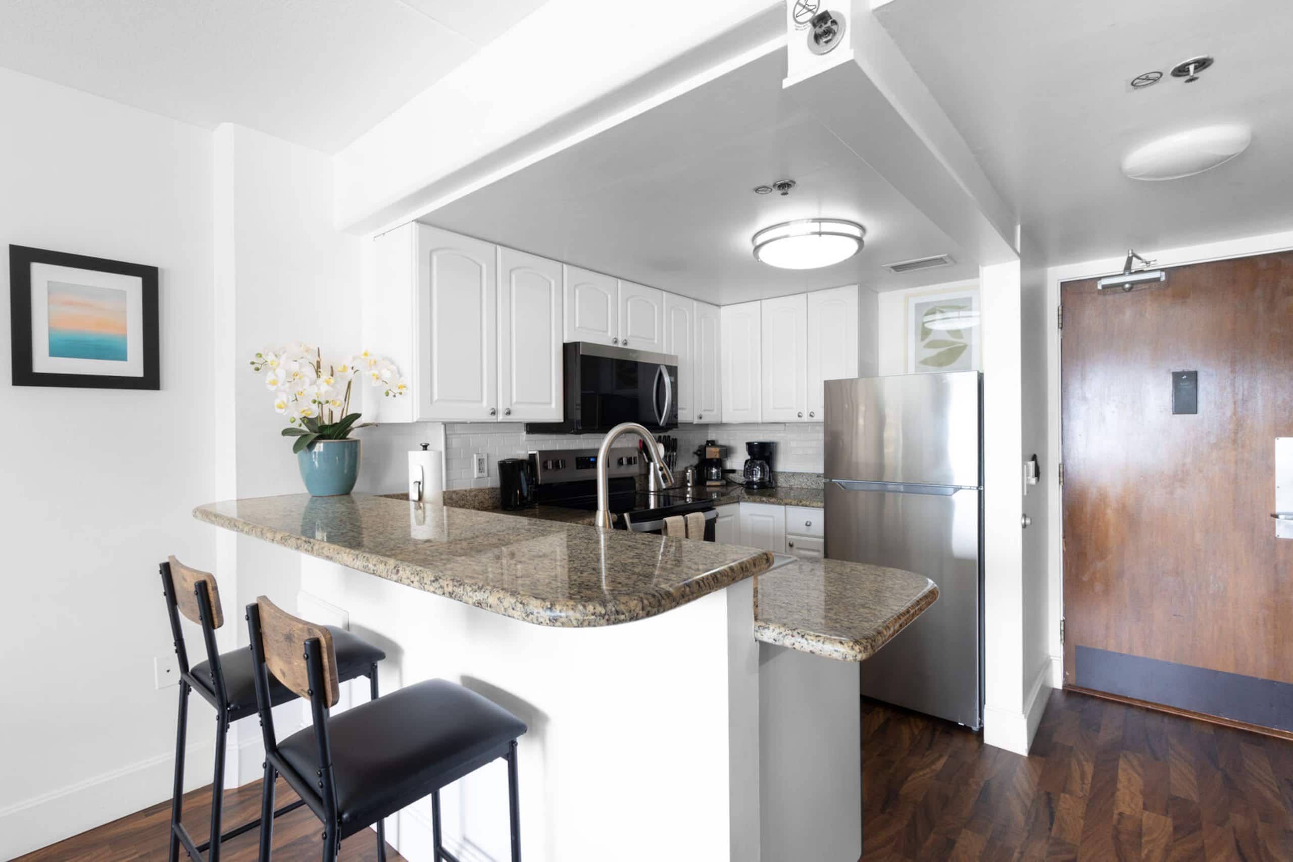 Condo in Honolulu · ★5.0 · 1 bedroom · 3 beds · 1 private bath - Image 7