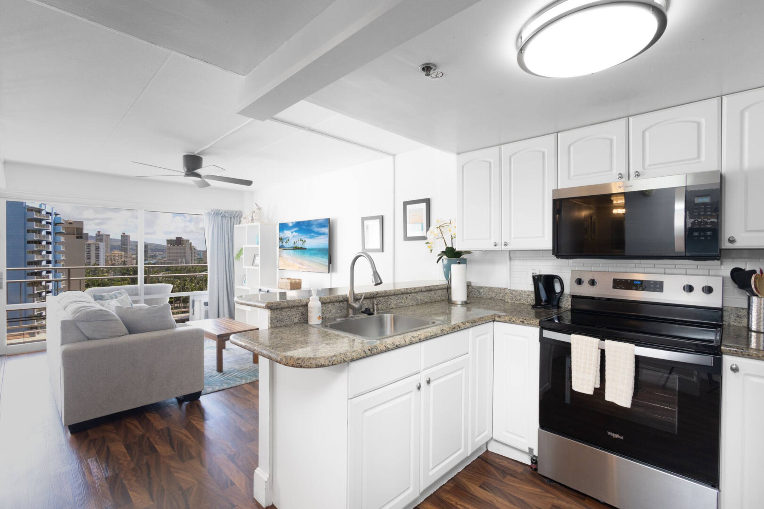 Condo in Honolulu · ★5.0 · 1 bedroom · 3 beds · 1 private bath - Image 6