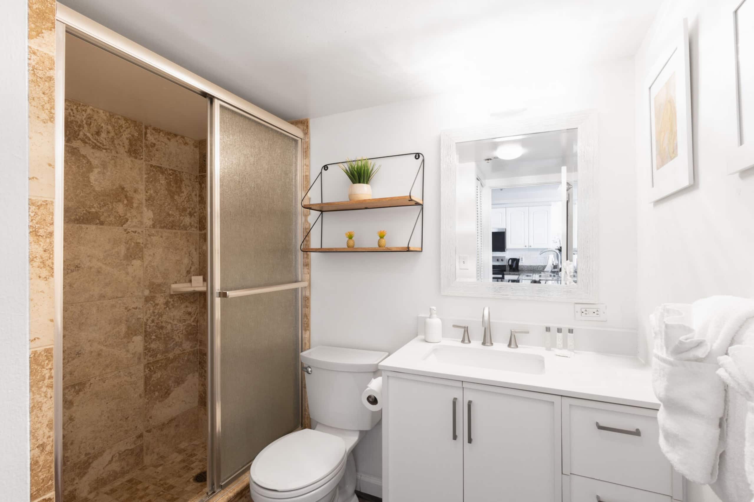 Condo in Honolulu · ★5.0 · 1 bedroom · 3 beds · 1 private bath - Image 12