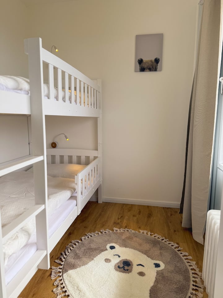 غرف الأطفال والشباب