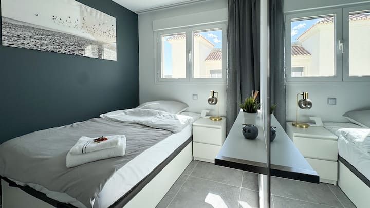 ONE7 SUITE BEDROOM #2