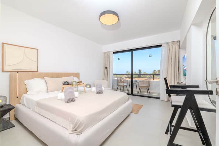 Finikoudes Marina View 202 - 라르나카