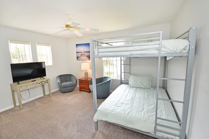 20-Bunk Bedroom.jpg