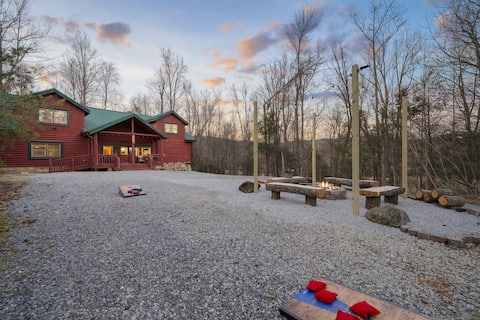 Pet friendly! Private heated pool! Theatre!