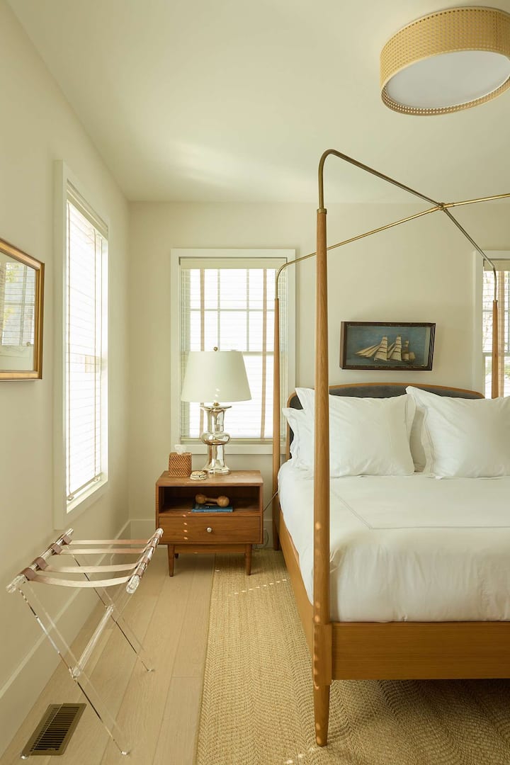 Საძინებელი 5 - ორადგილიანი საწოლი აბაზანა-ტუალეტით