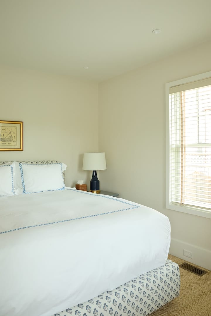 Საძინებელი 6 - საწოლი 152 × 203 სმ