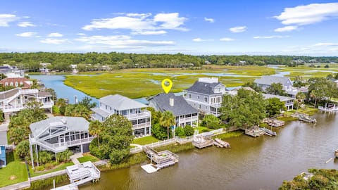 Sleeps 24~Waterfront~Dock~Golf Cart~Walk to Beach