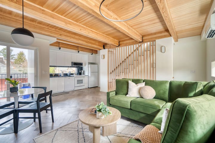 Alberta Arts Escape – Modern 3BR Townhome