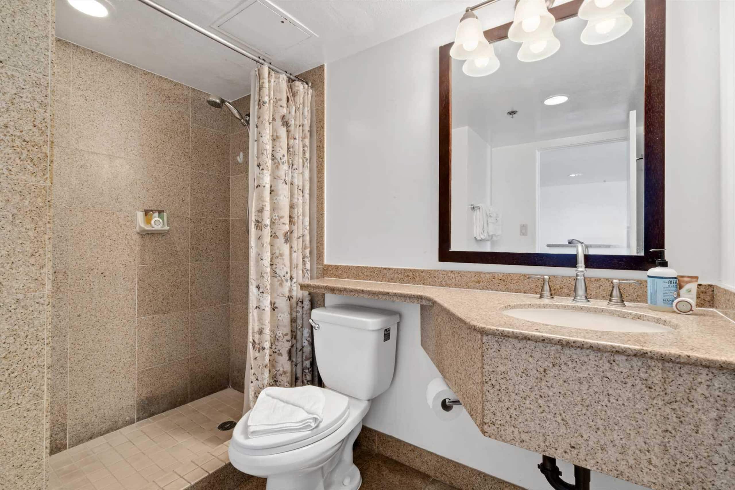 Condo in Honolulu · ★4.75 · 1 bedroom · 3 beds · 1 private bath - Image 20
