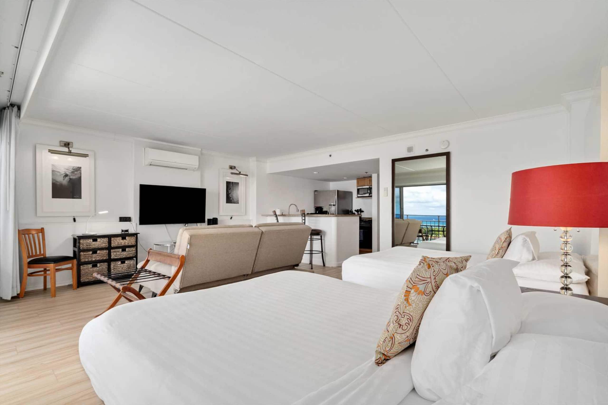 Condo in Honolulu · ★4.75 · 1 bedroom · 3 beds · 1 private bath - Image 11