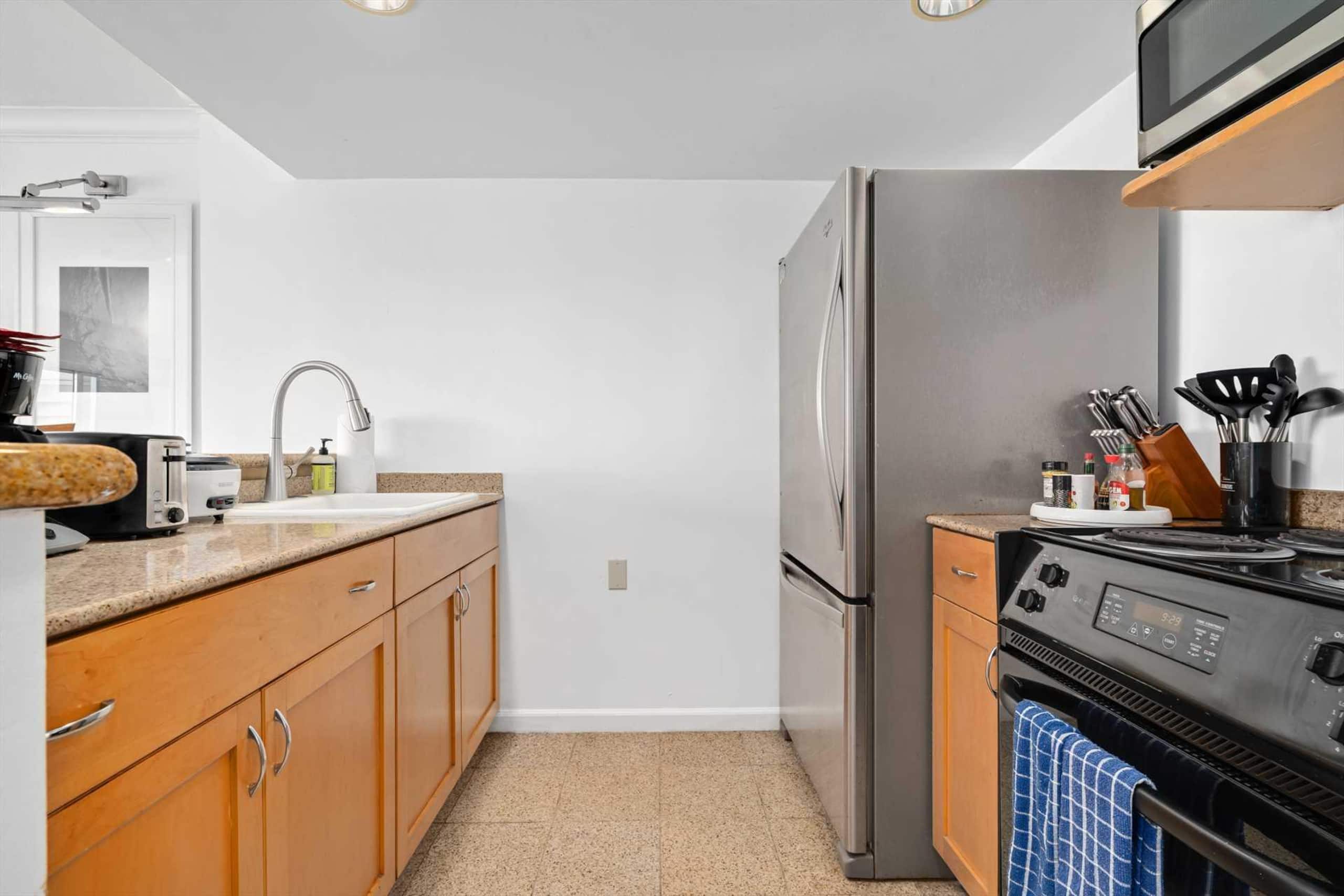 Condo in Honolulu · ★4.75 · 1 bedroom · 3 beds · 1 private bath - Image 18