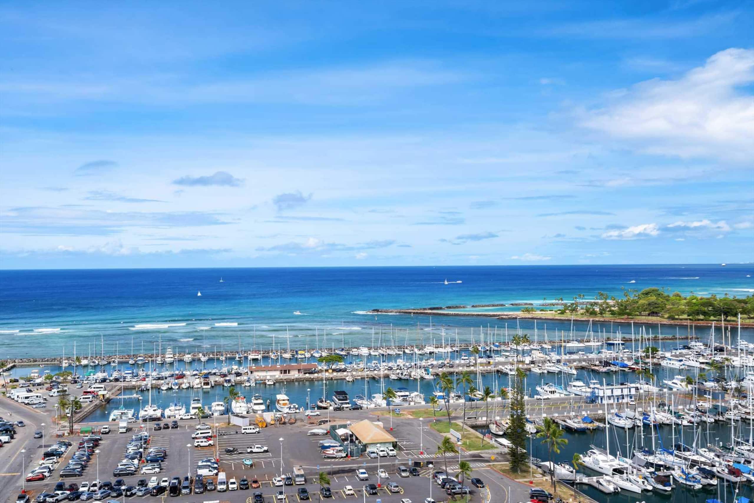 Condo in Honolulu · ★4.75 · 1 bedroom · 3 beds · 1 private bath - Image 24