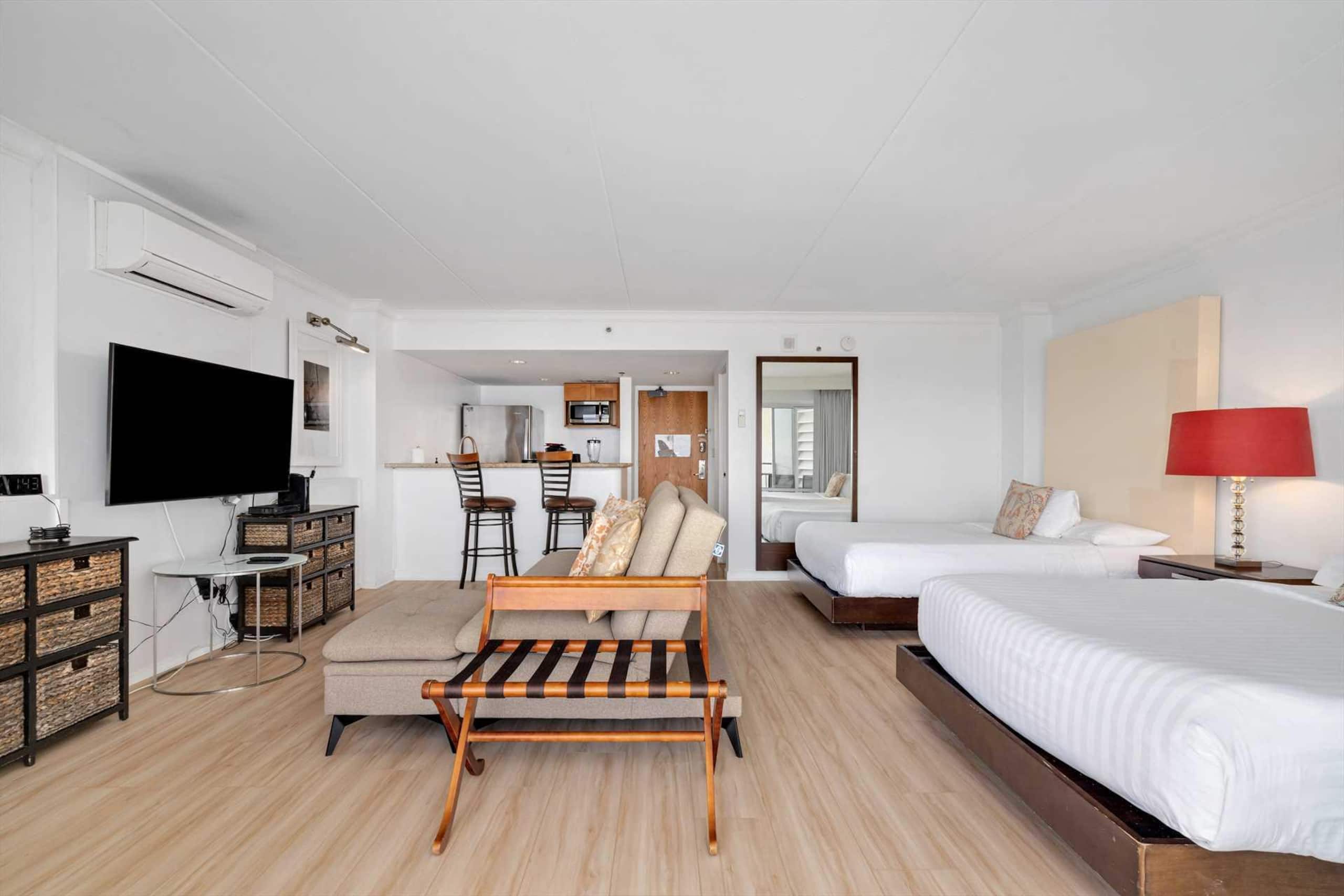 Condo in Honolulu · ★4.75 · 1 bedroom · 3 beds · 1 private bath - Image 13