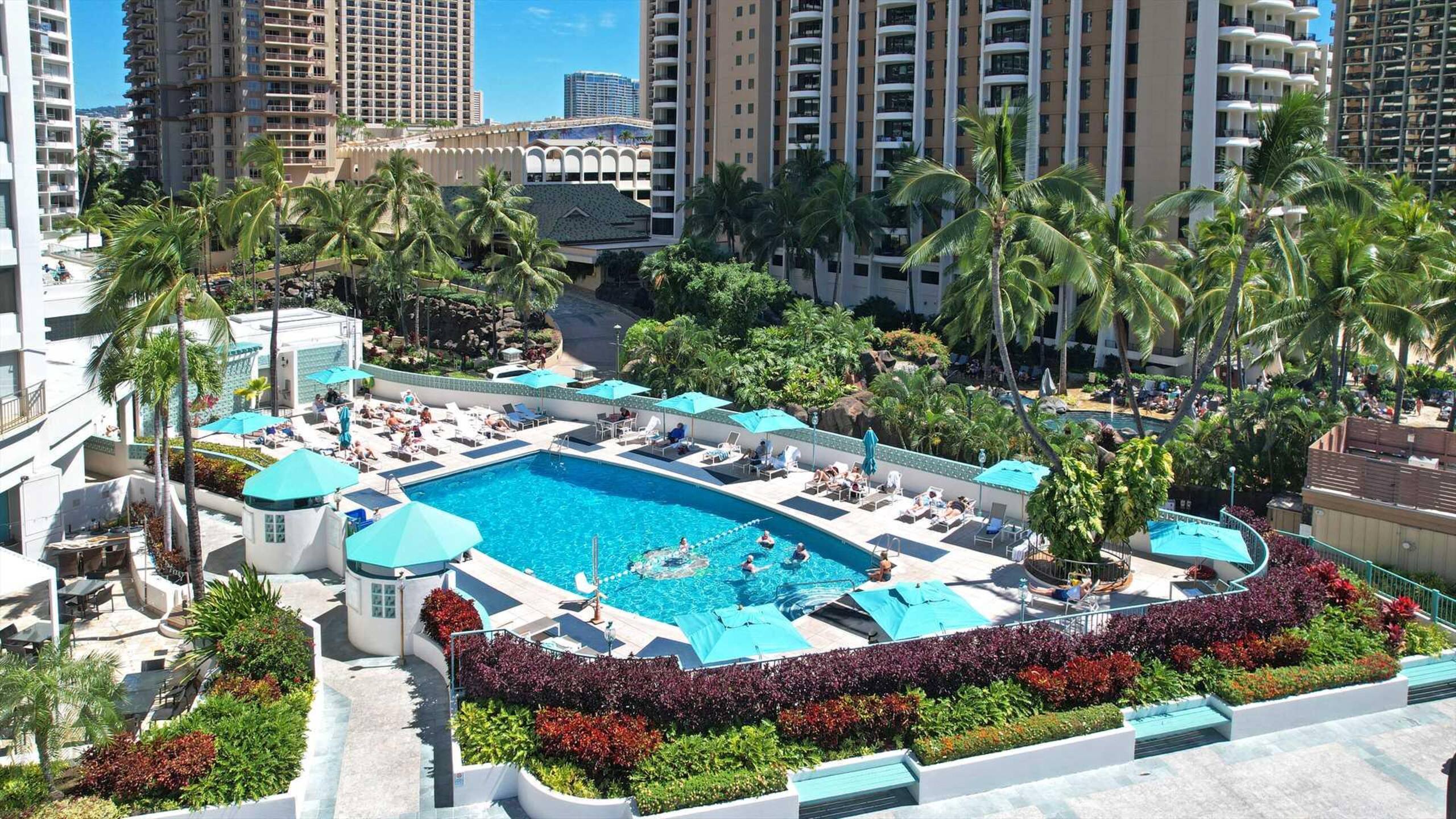Condo in Honolulu · ★4.75 · 1 bedroom · 3 beds · 1 private bath - Image 39