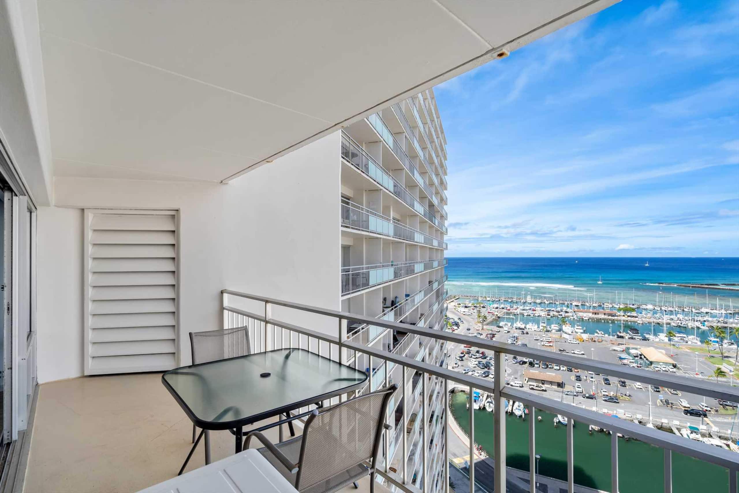 Condo in Honolulu · ★4.75 · 1 bedroom · 3 beds · 1 private bath - Image 21