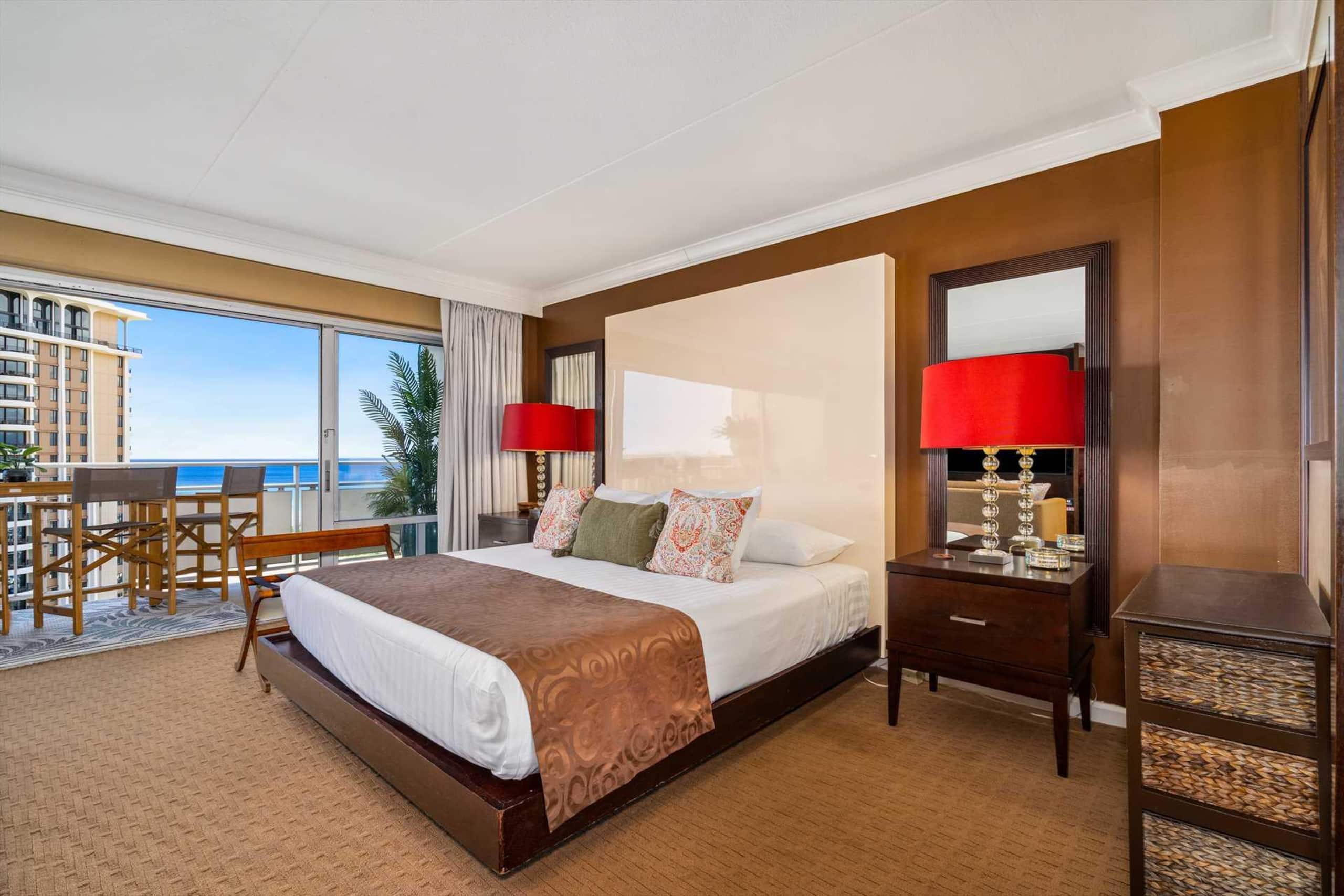 Condo in Honolulu · ★4.88 · 1 bedroom · 2 beds · 1 private bath - Image 4