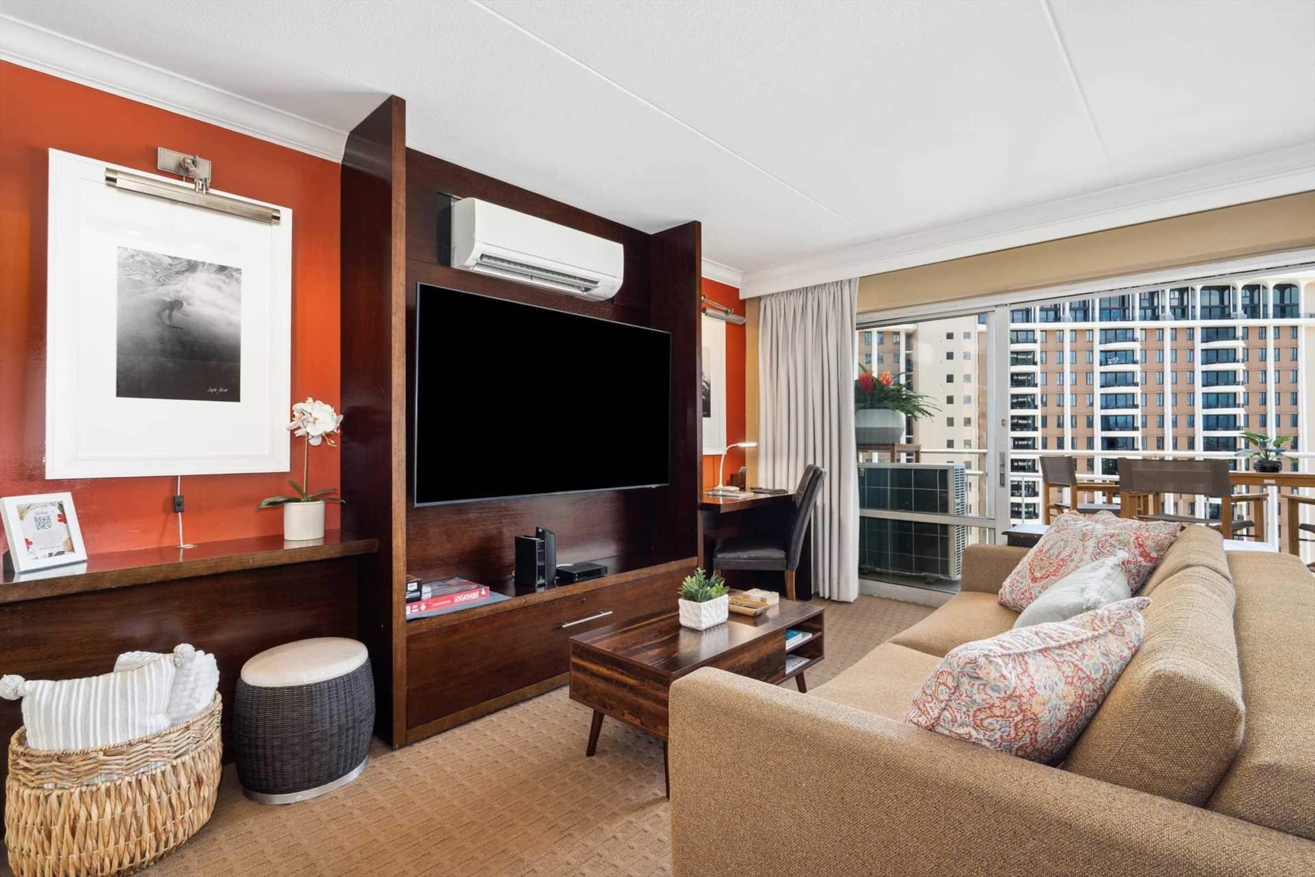 Condo in Honolulu · ★4.88 · 1 bedroom · 2 beds · 1 private bath - Image 7