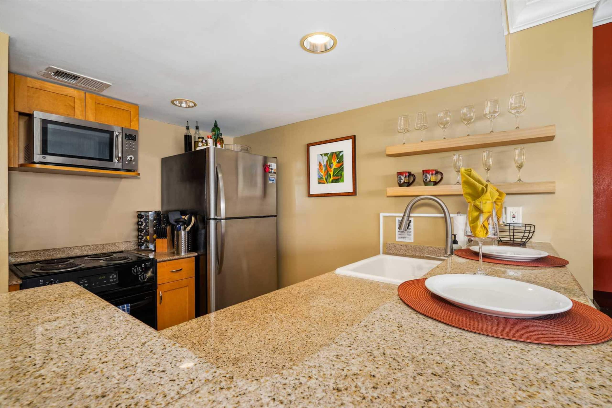 Condo in Honolulu · ★4.88 · 1 bedroom · 2 beds · 1 private bath - Image 18