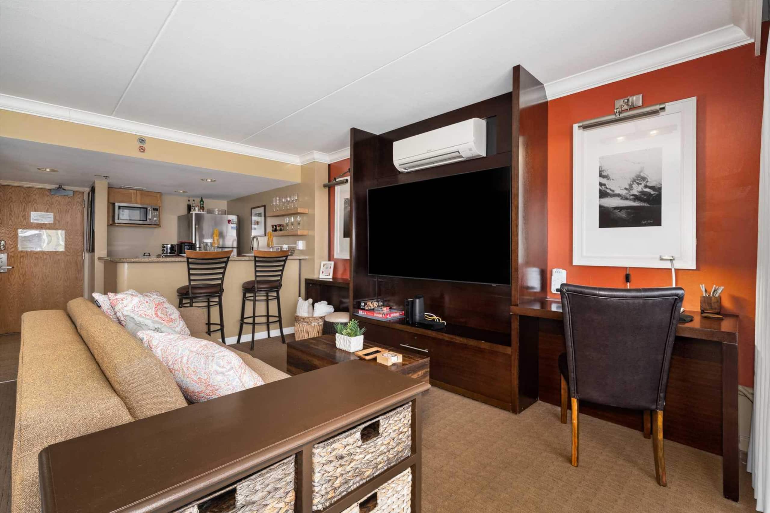 Condo in Honolulu · ★4.88 · 1 bedroom · 2 beds · 1 private bath - Image 11