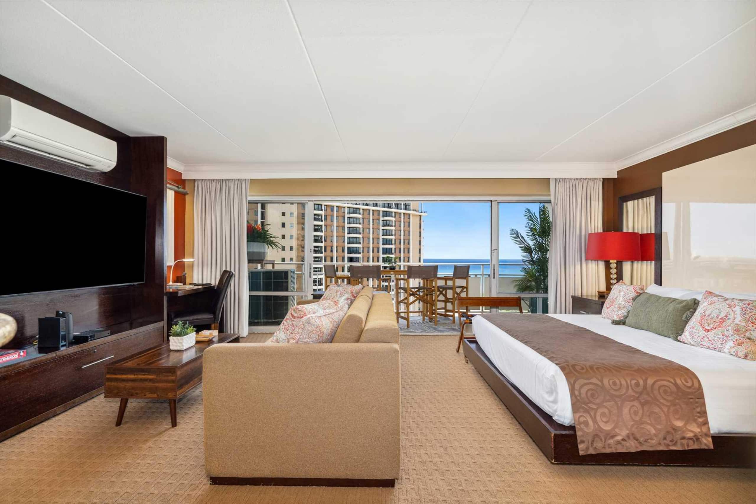 Condo in Honolulu · ★4.88 · 1 bedroom · 2 beds · 1 private bath - Image 6