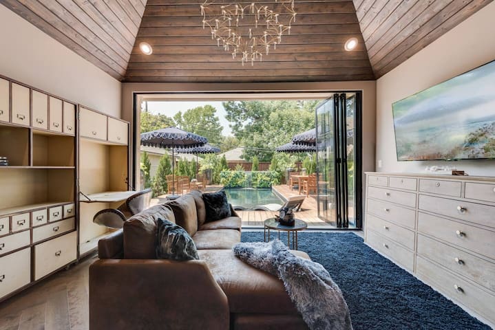 Elegant 3-Suite Retreat w/ Pool