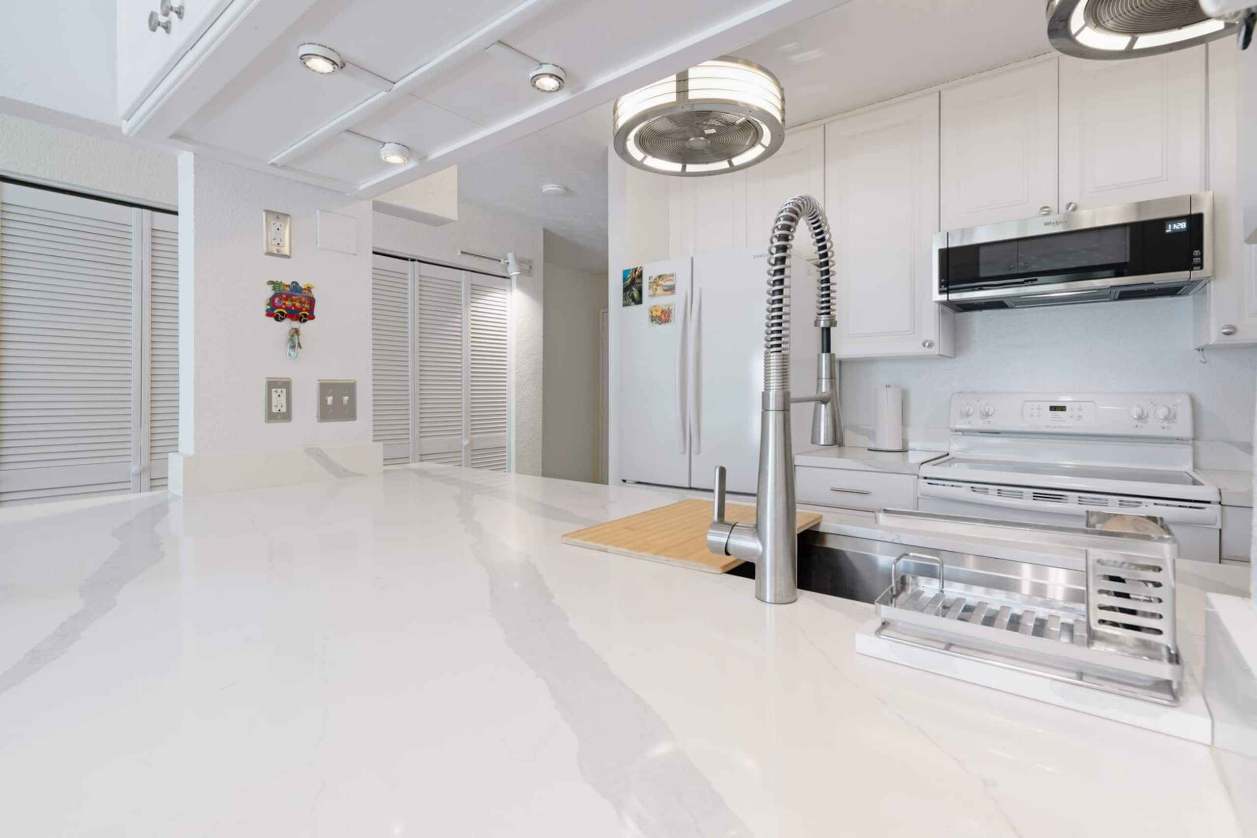 Gorgeous Remodeled Condo - Image 19