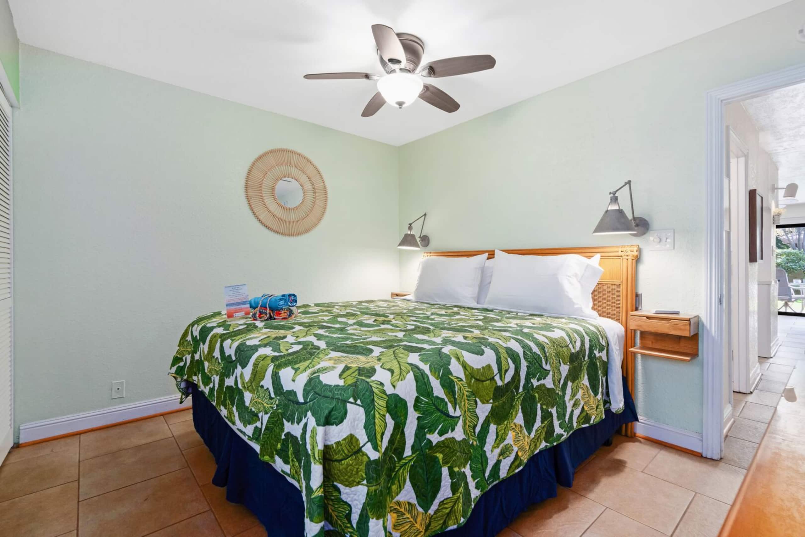 Gorgeous Remodeled Condo - Image 7