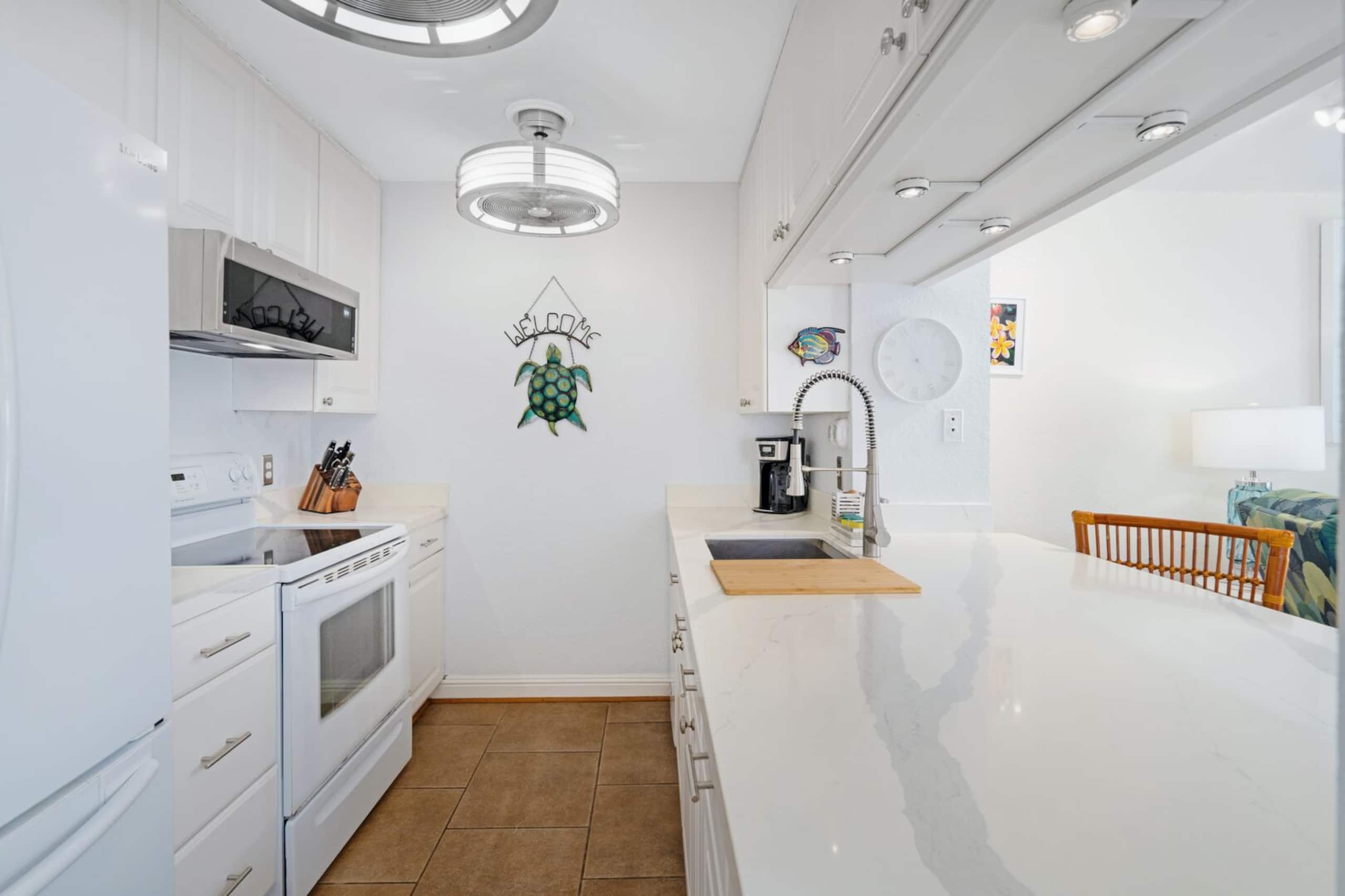 Gorgeous Remodeled Condo - Image 22