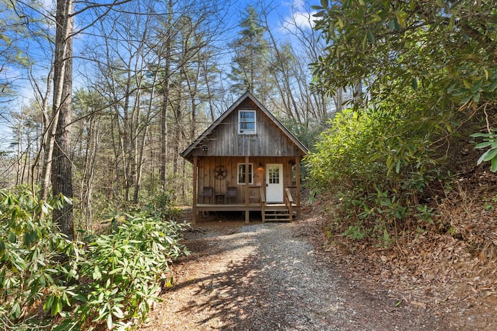 Двуетажна къща (известна още като стая за игри)