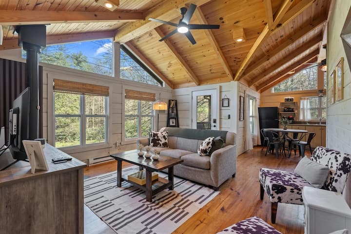 Cozy Mountain Retreat With Private Trails & Ponds - Cashiers, NC