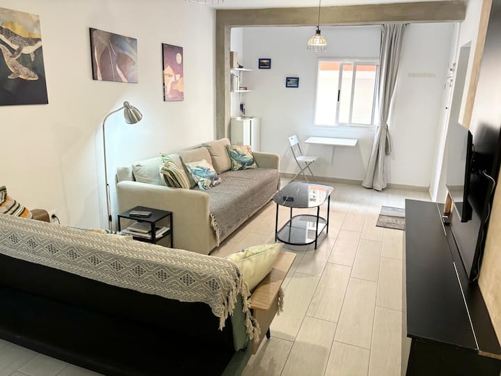 Los Cristianos Town Center, 2 Bedrooms, 170m Beach - Arona
