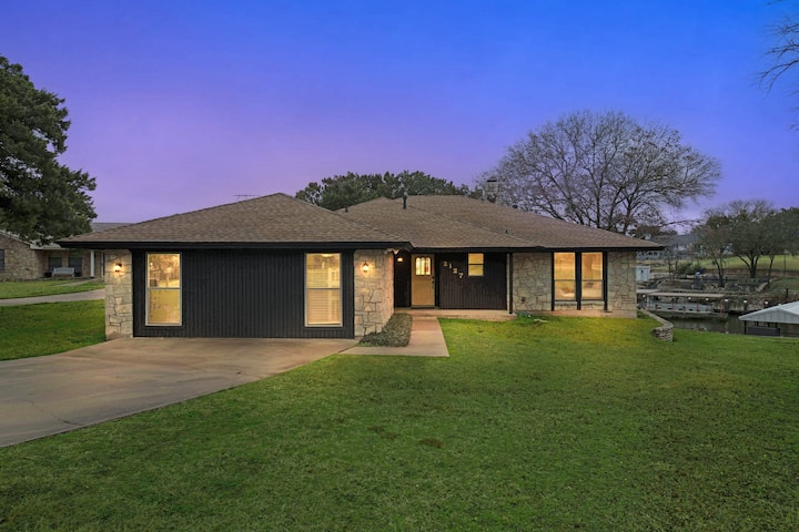 Lakefront Sunrise Home | Dock Access - Granbury, TX