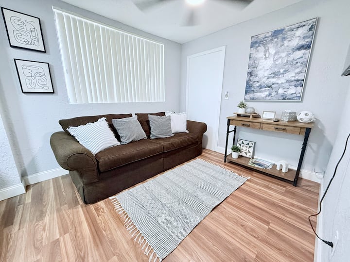 Private Bungalow Fiu & Tropical Park Wifi&parking - Kendall, FL