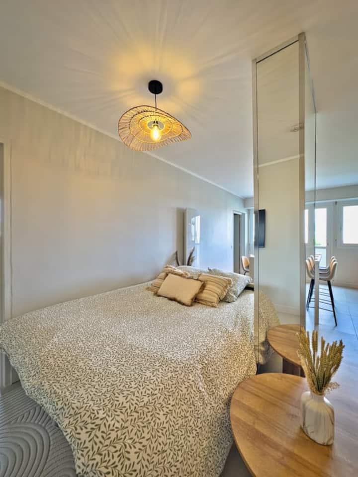 תמונה 2 של הסלון