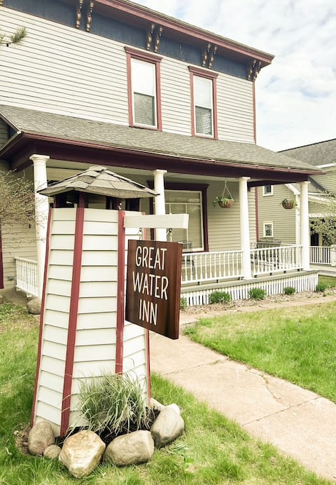 Great Water Inn - Entire Inn