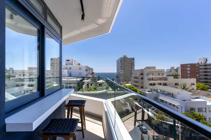 Diamond Views – Luxury Sea Point Apt with views