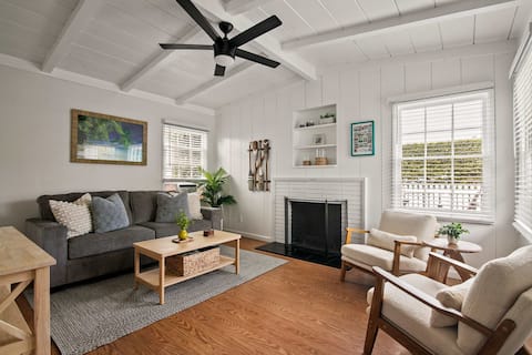 Top performing Airbnb: Coastal Retreat 1BR Steps to Ocean & Peek Views in La Jolla
