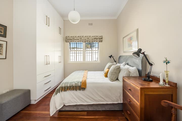 ห้องนอนใหญ่มีห้องน้ำในตัว