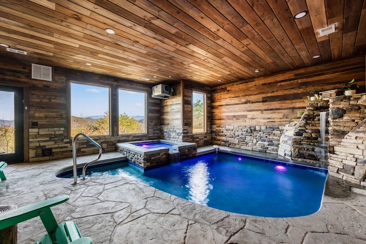 Crown Point Lodge ~ 6BR ~ Stunning Views ~ Pool - Houses for Rent