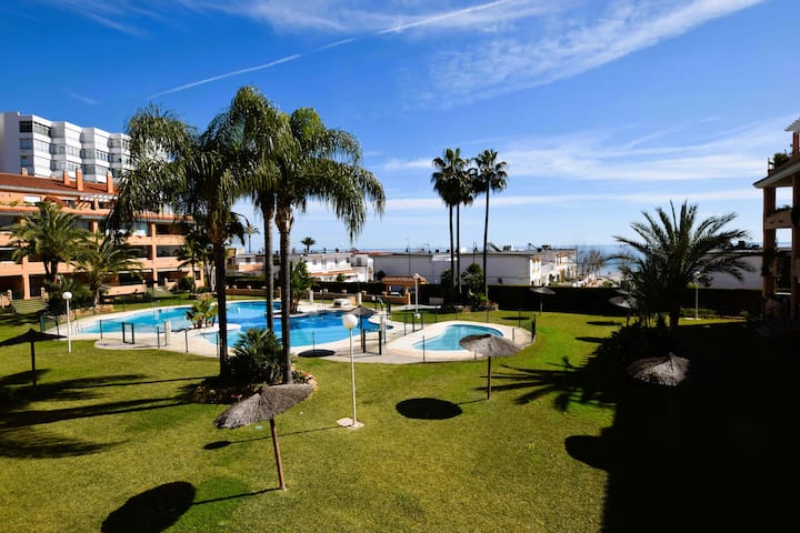 Fabulous Beach Side Apartment In La Cala De Mijas - La Cala de Mijas