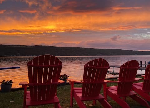 Private Keuka Lakefront Classic Near Wineries
