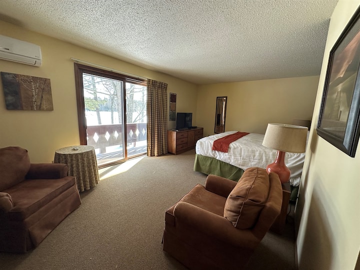 Lake Forest Resort Relax On A Pristine Sandy Bea - Eagle River, WI