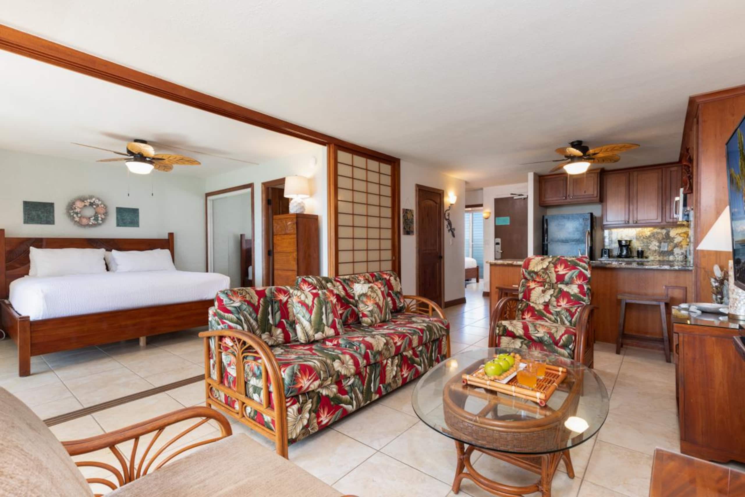 Condo in Kailua-Kona · ★4.86 · 2 bedrooms · 3 beds · 2 private baths - Image 9