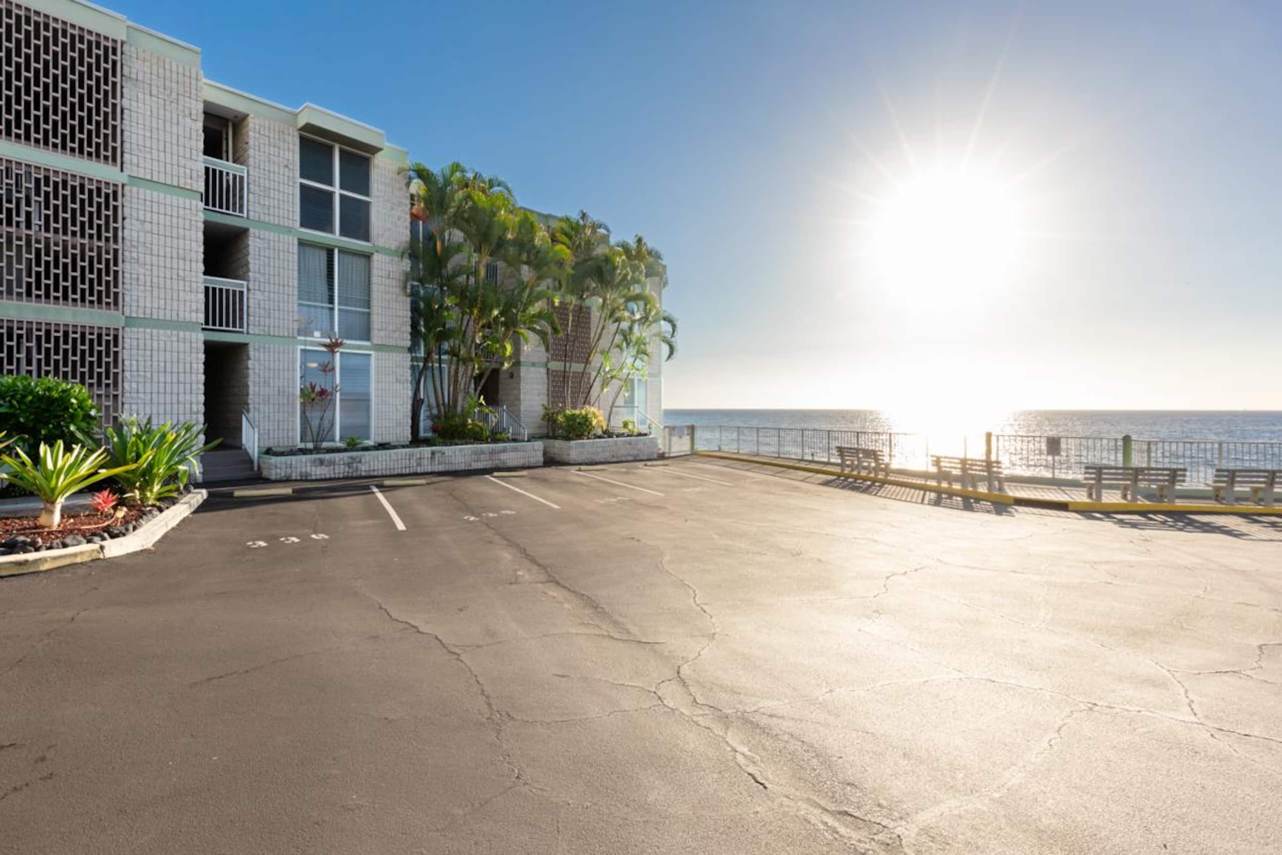 Condo in Kailua-Kona · ★4.86 · 2 bedrooms · 3 beds · 2 private baths - Image 47